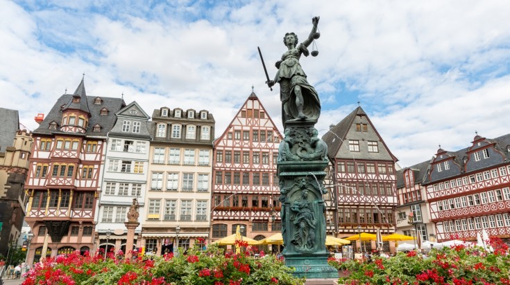 best-cities-to-visit-in-germany-frankfurt-1513239802-735X412